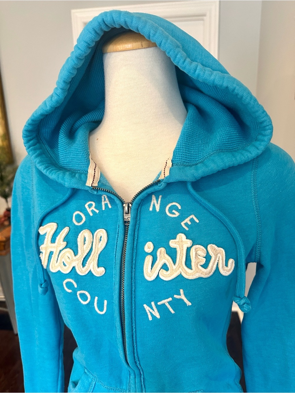 Hollister Women's Bright Turquoise Blue Full-Zip Hoodie - Size M - Picture 3 of 13